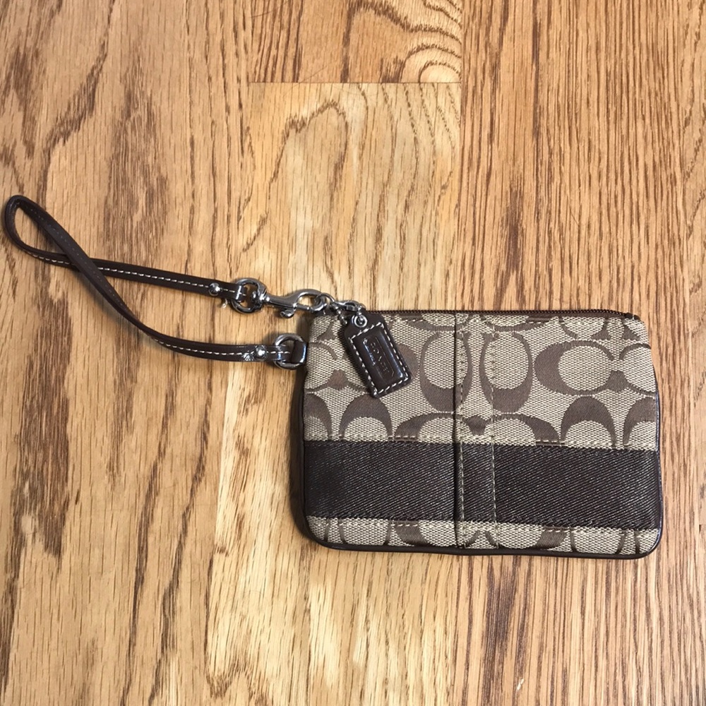 Coach wristlet wallet